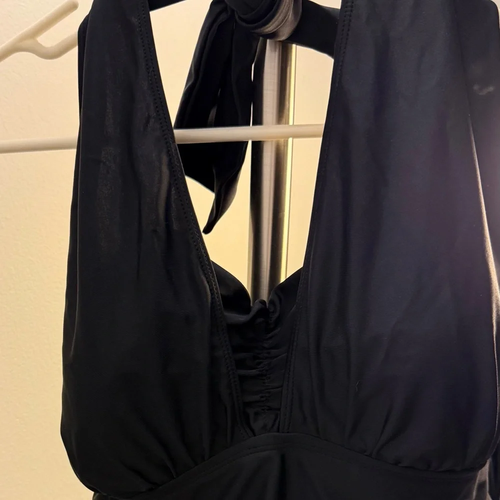 Black halter miracle suit - Picture 2 of 4